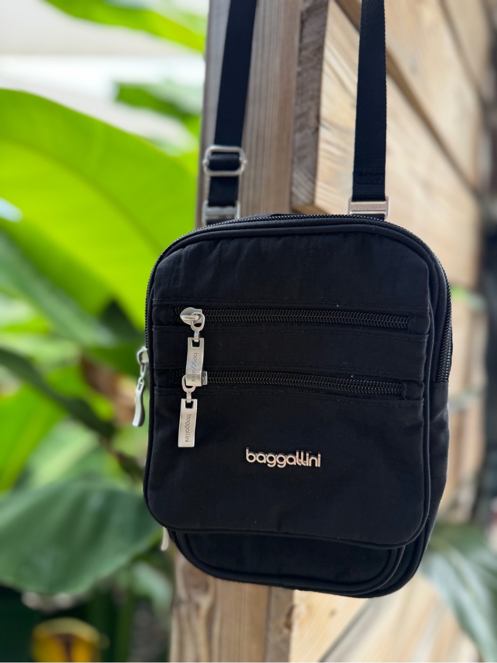 Baggallini Black Compact Crossbody Belt Bag